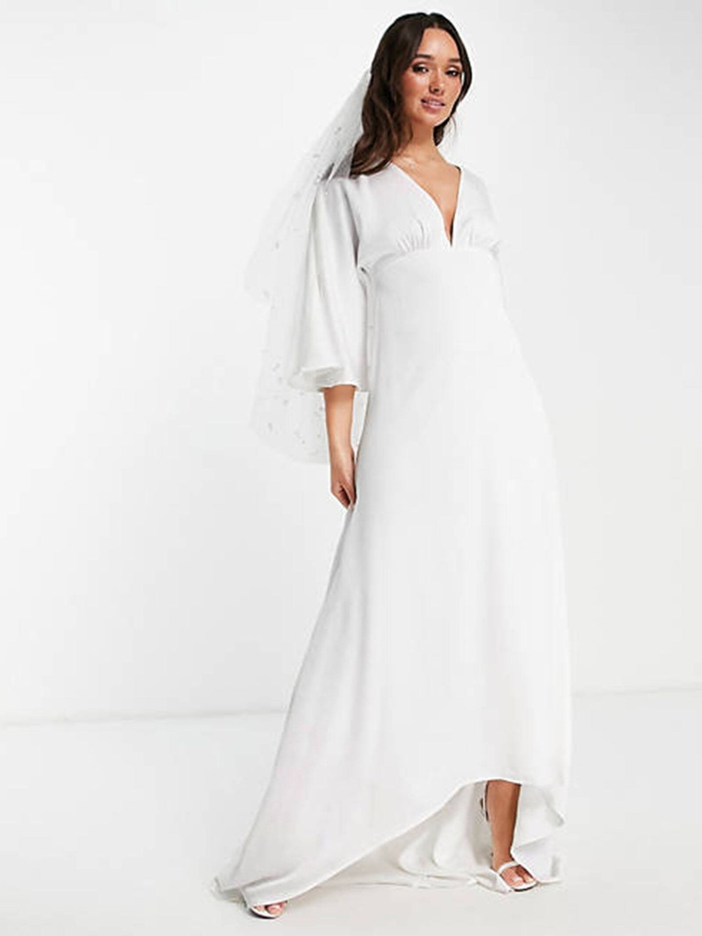 Vestido de novia blanco, elegante y low cost. (Asos/Cortesía)