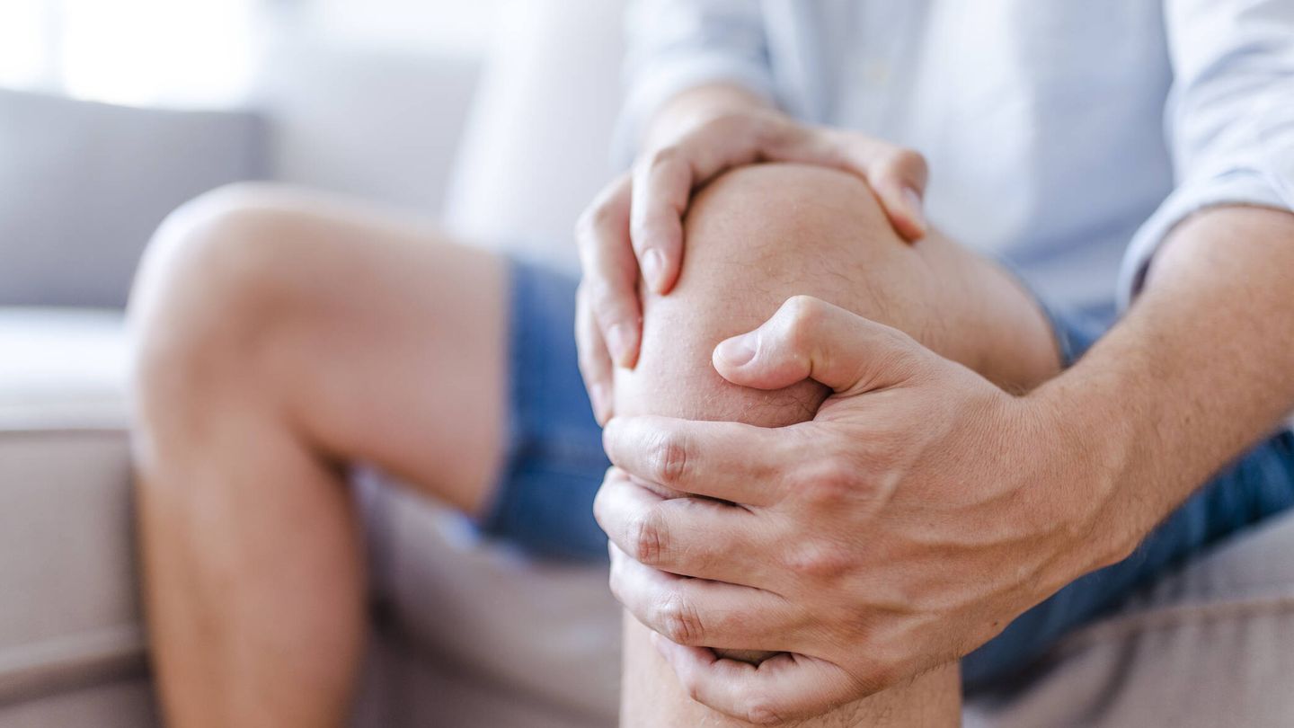 El dolor de rodilla debido a la artrosis empeora los meses más fríos. (iStock)