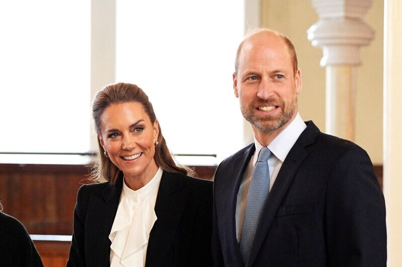 Foto de Kate Middleton apuesta por el estampado tartán: un look de aire otoñal con una falda de 1.935 euros