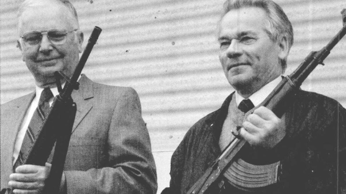 Stoner y Kaláshnikov, en EEUU, en 1991.