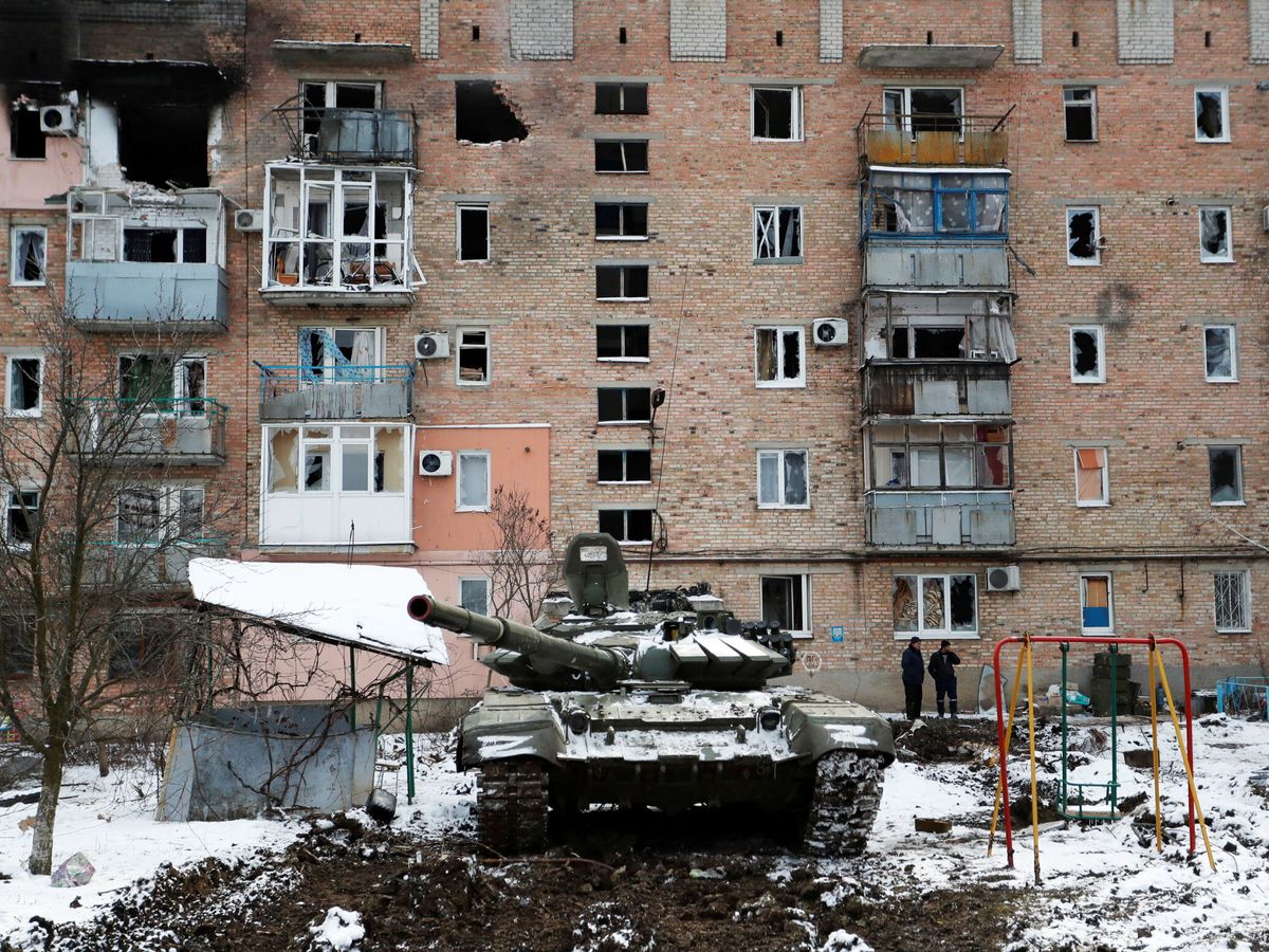 Foto: Un tanque en la localidad de Volnovakha, en la región de Donetsk. (Reuters/Alexander Ermochenko)