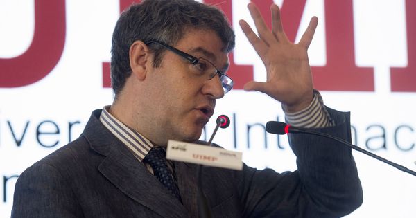 Foto: El ministro Álvaro Nadal durante su intervención en el curso de la UIMP. (EFE)