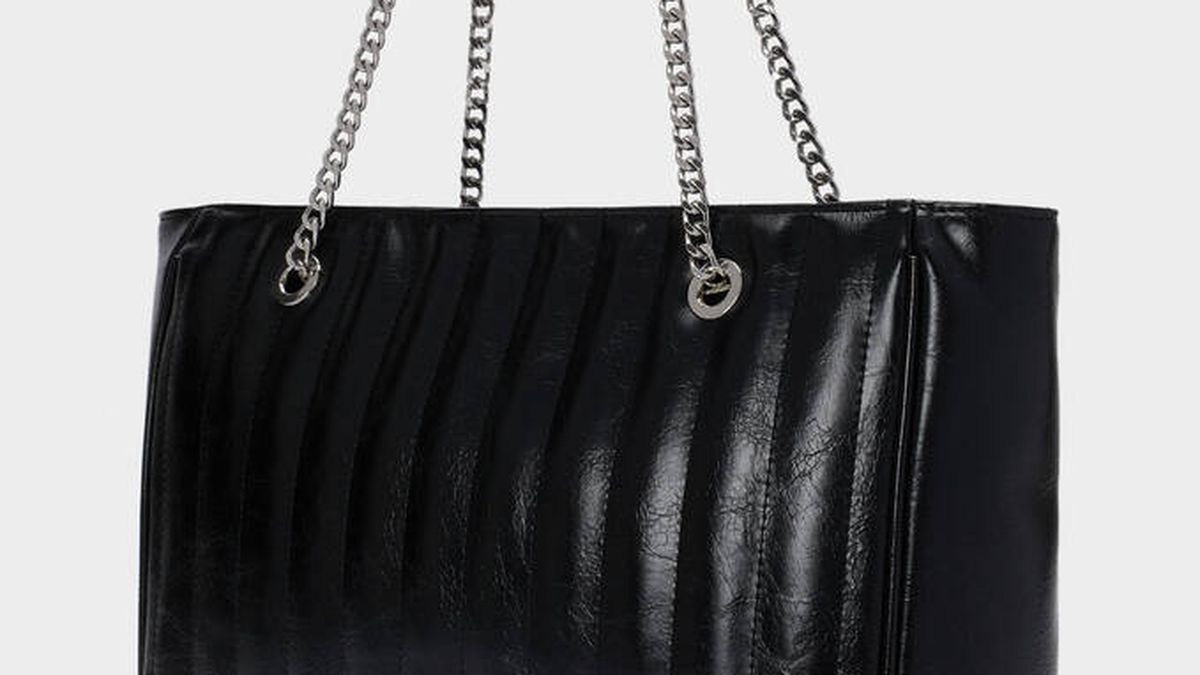 El nuevo bolso negro que necesitas está en Parfois