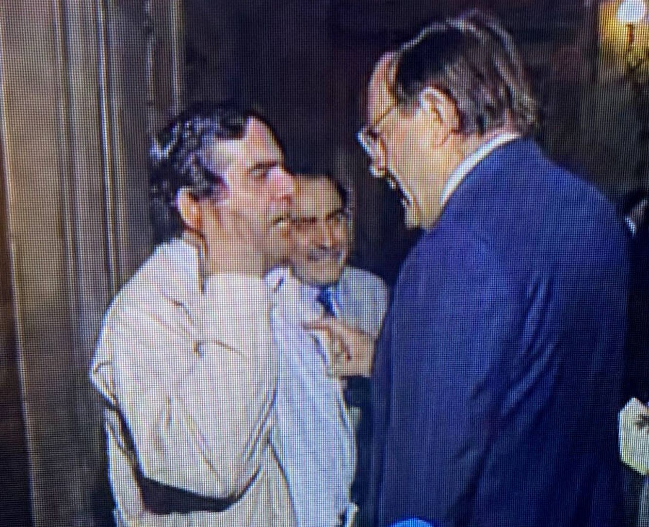 López-Rey, a la izquierda, abronca a Tamames con Julián Rebollo tratando de poner paz. (TVE)