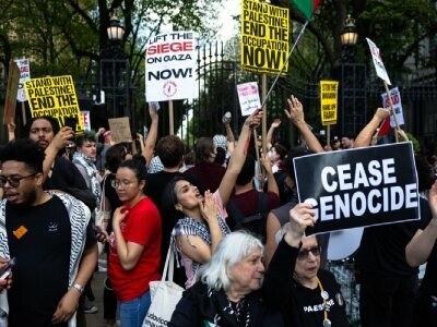 Foto de                                 Sumideros antisemitas: las protestas definen la política estadounidense            