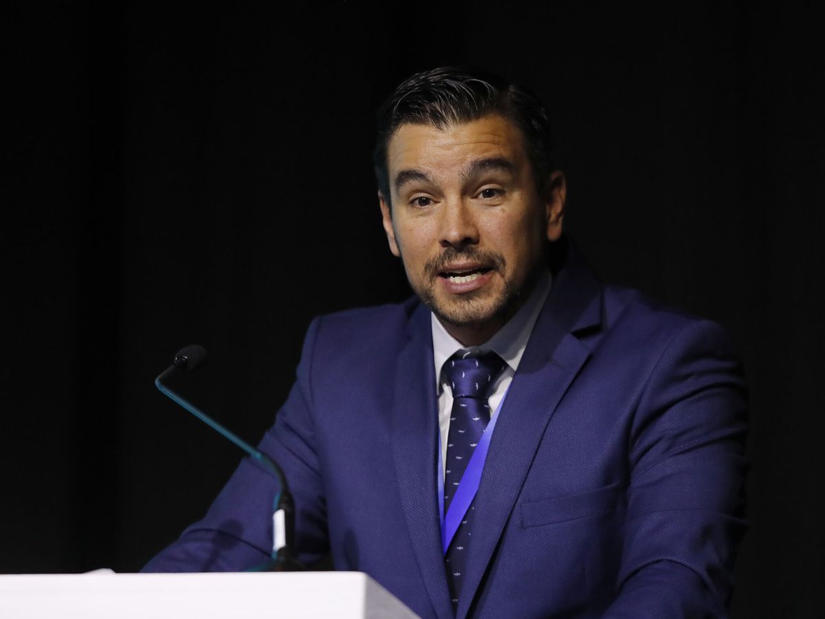 Foto: Emilio García Silvero, en una conferencia de FIFA. (EFE/Alex Cruz)