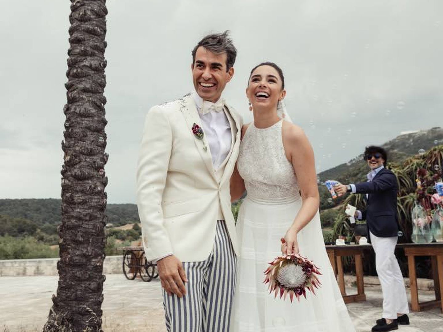 Candela Serrat y Daniel Muriel durante la boda. (Foto: María Missaglia)