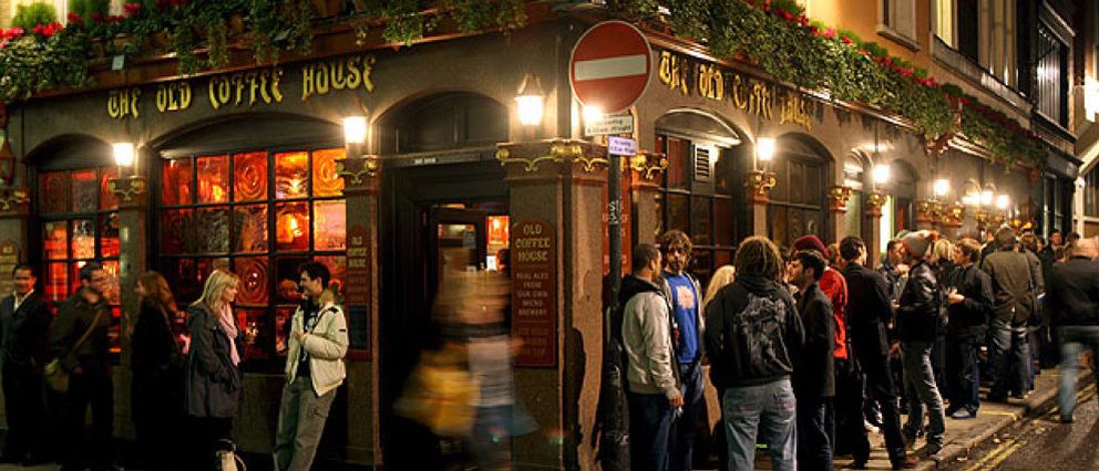 Foto: Los ‘pubs’ británicos, en la cuerda floja