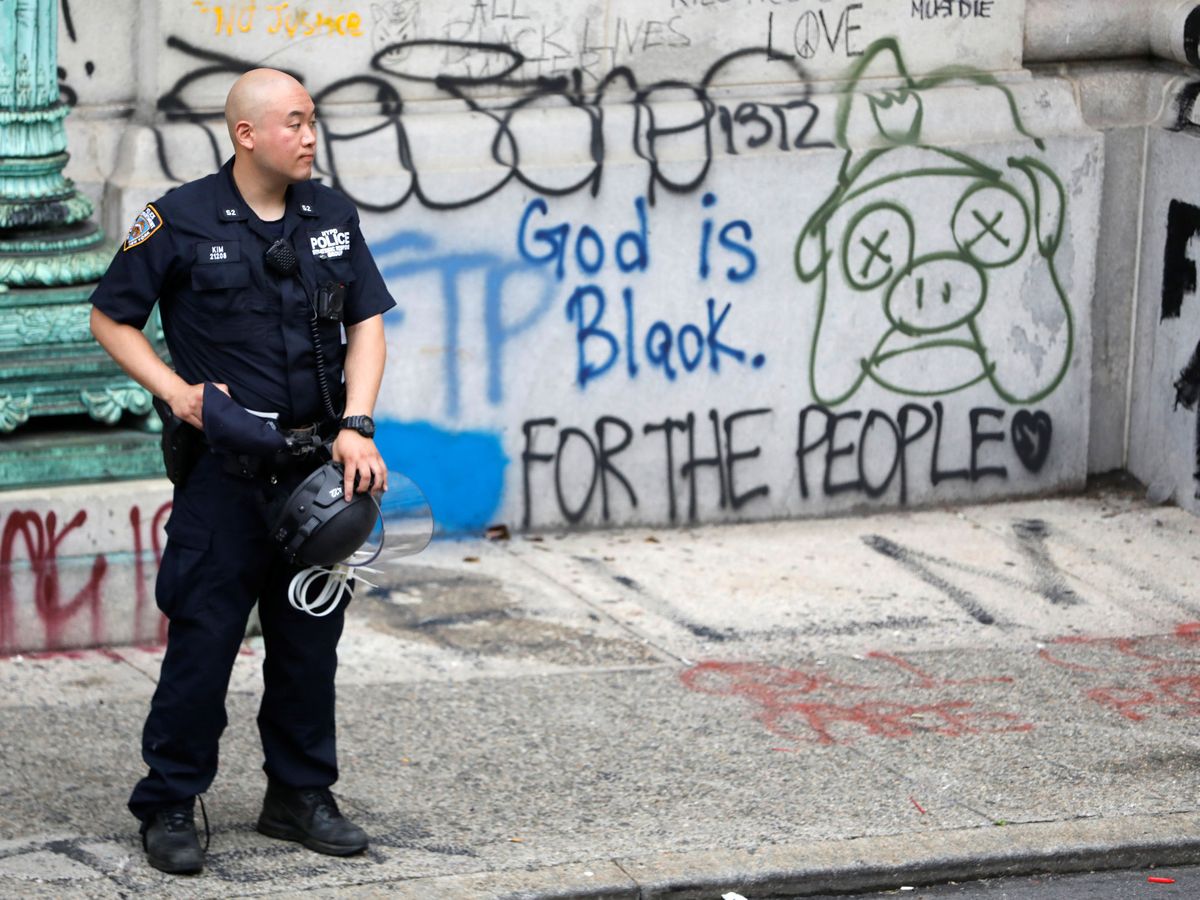 Foto: Un agente de la Policía de Nueva York. (Reuters)