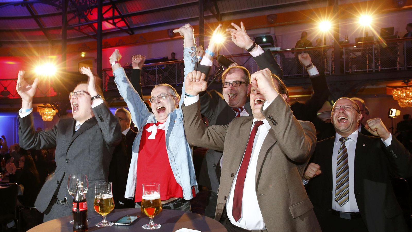Foto: Miembros del AfD celebran los resultados electorales en su sede en Berlín (Reuters).