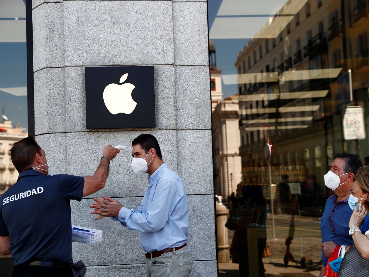 Foto: Apple cierra sus tiendas de Madrid. (Reuters)