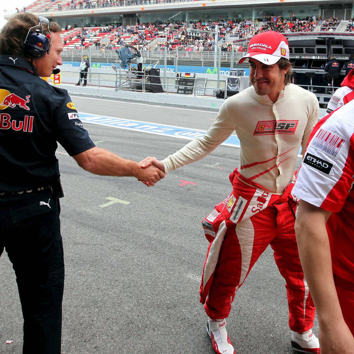 Fernando Alonso ilusiona en su debut y en Red Bull avisan del