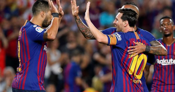 Foto: Lionel Messi y Luis Suárez celebran un gol en Liga (Reuters)
