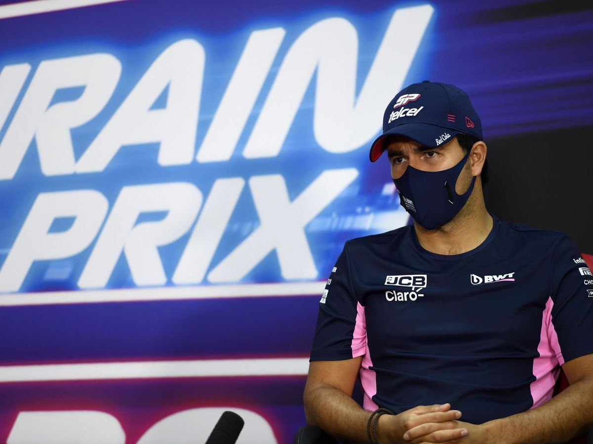 Foto: 'Checo' Pérez durante la rueda de prensa del Gran Premio de Baréin. (EFE)