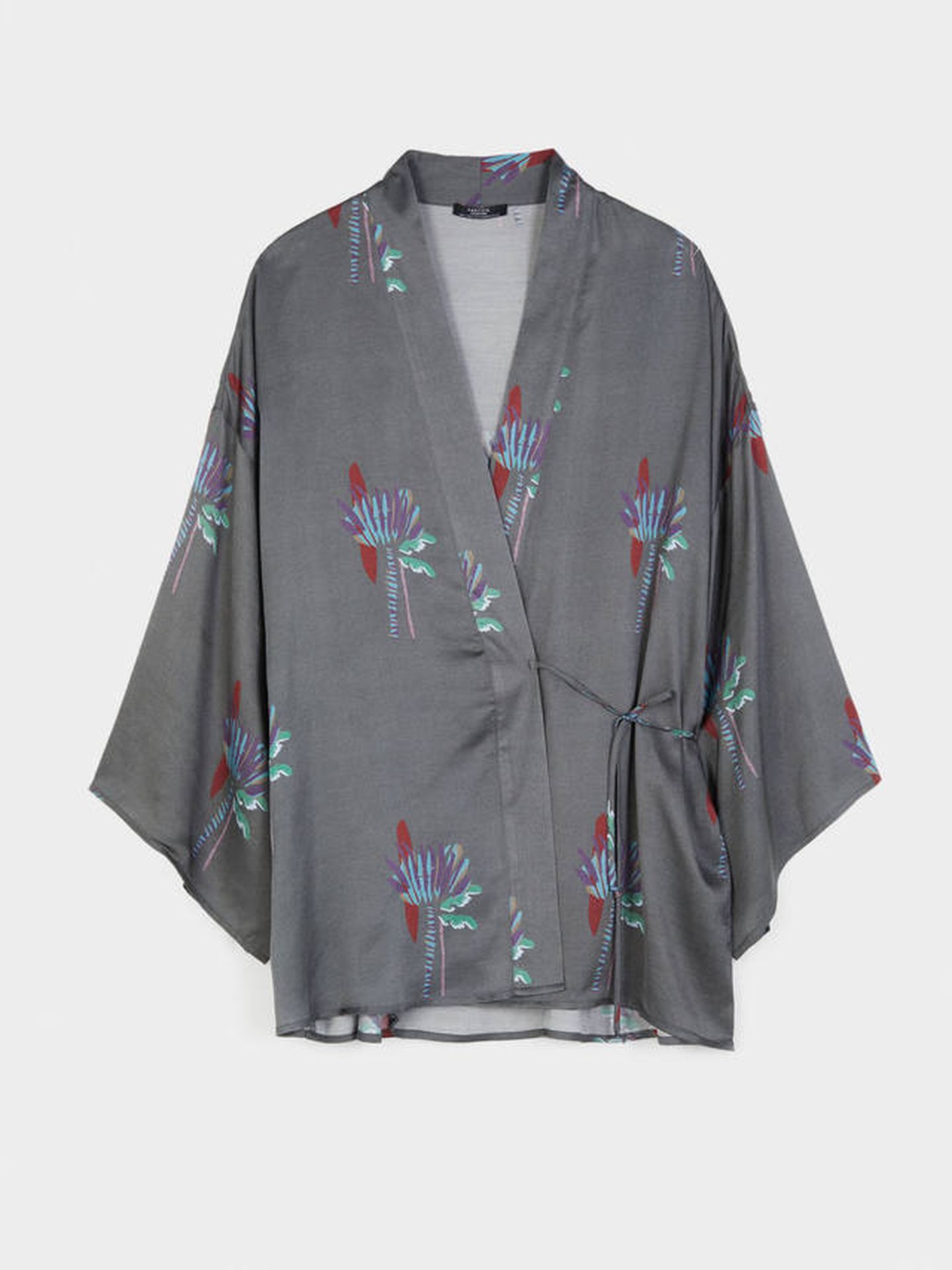 Kimono de palmeras de Parfois. (Cortesía)