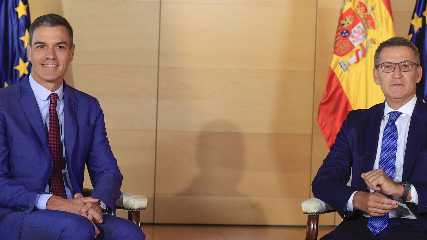 El líder del PP, Alberto Núñez Feijóo, y el presidente del Gobierno en funciones y secretario general del PSOE, Pedro Sánchez (EFE/Mariscal)