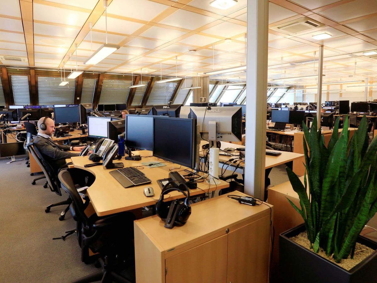 Foto: Sala desde la que se deciden gran parte de las inversiones de Norges Bank. (Reuters)