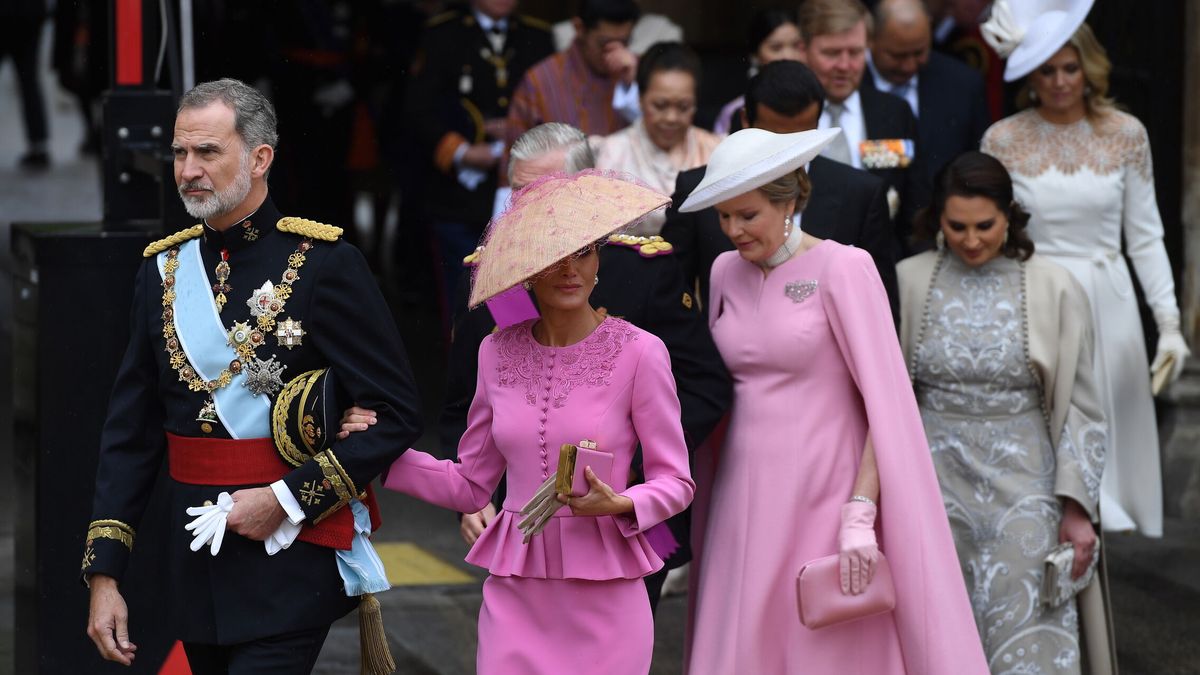 Coronación de Carlos III del Reino Unido y Camila: el vestido de Letizia y la ceremonia en Londres en directo hoy
