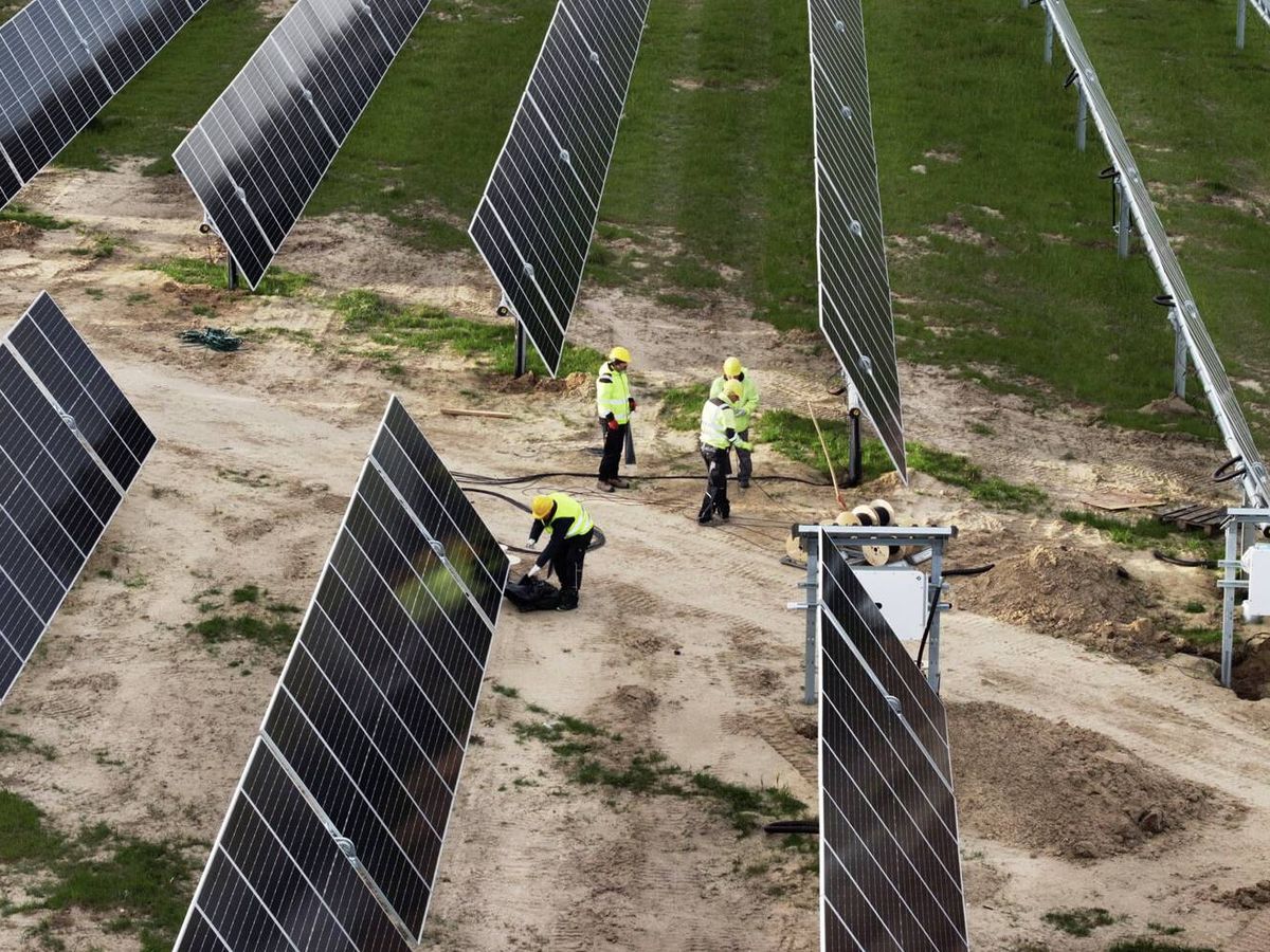 Foto: El parque solar ya se está construyendo (Apple)