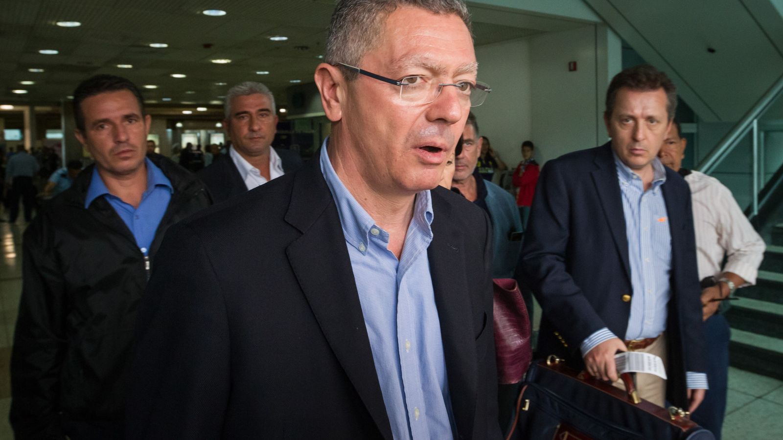 Foto: El exministro español de Justicia Alberto Ruiz-Gallardón llega al aeropuerto internacional Simon Bolívar el pasado junio. (EFE) 