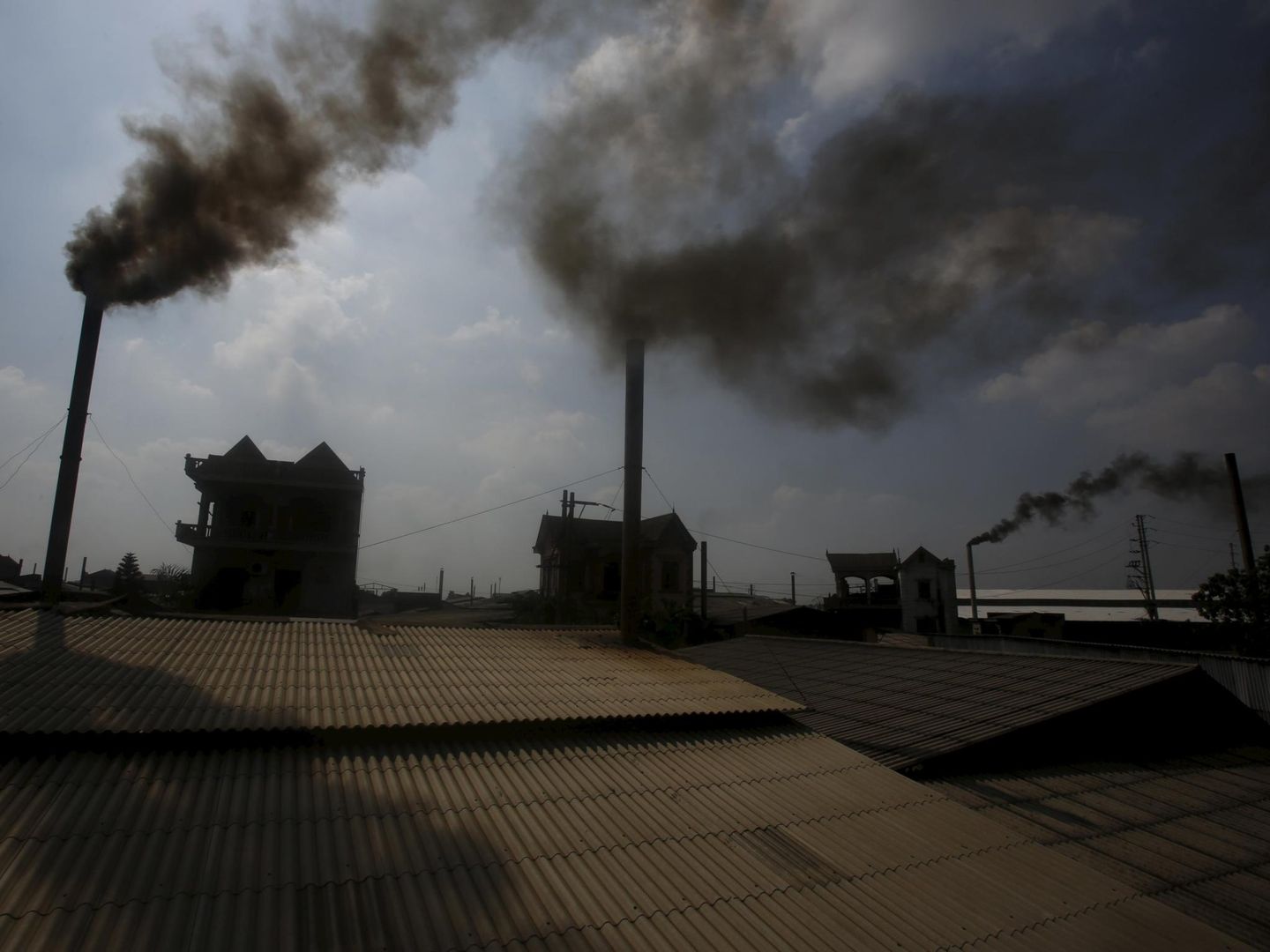 Foto de archivo de una industria contaminante. (Reuters)