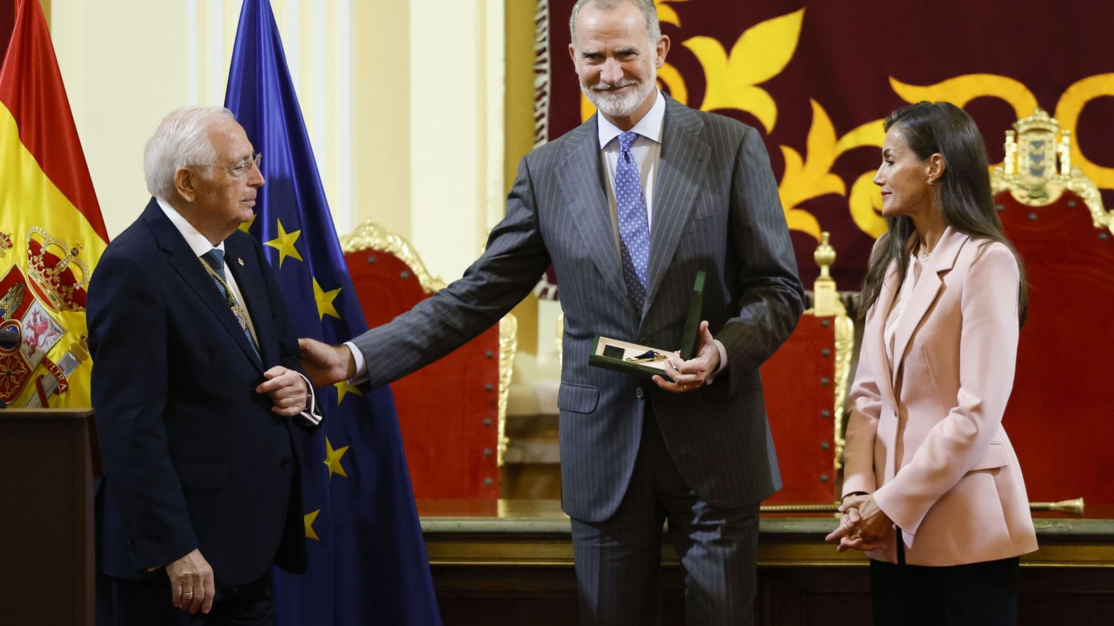 Imbroda agradece a los Reyes su visita: "Hoy comienza una nueva Melilla, nos da confianza"