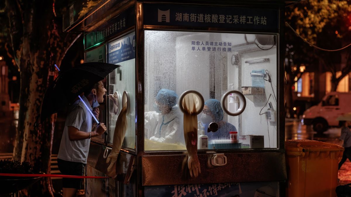 Polémica por las medidas anticovid en China tras la muerte de 10 personas en un incendio