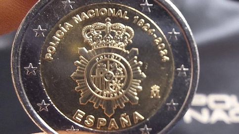 Noticia de La nueva moneda de 2 euros en honor al 200 aniversario de la Policía Nacional entra en vigor: así es su diseño especial