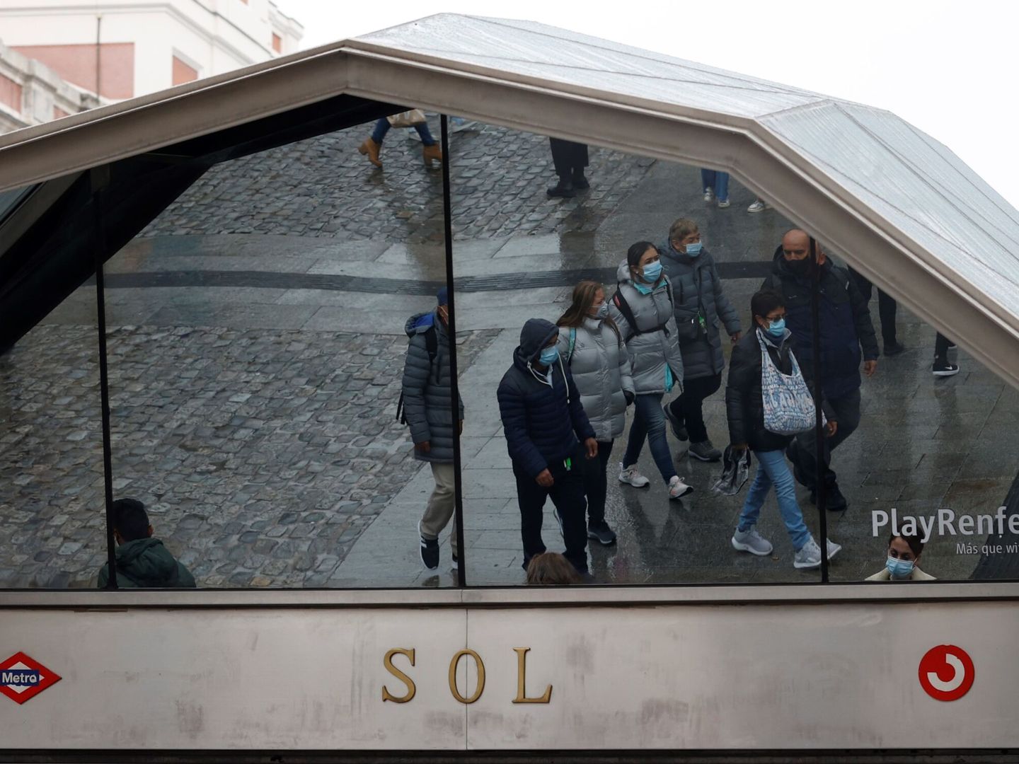 Ballena de la Puerta del Sol. (EFE/JuanJo Martín) 