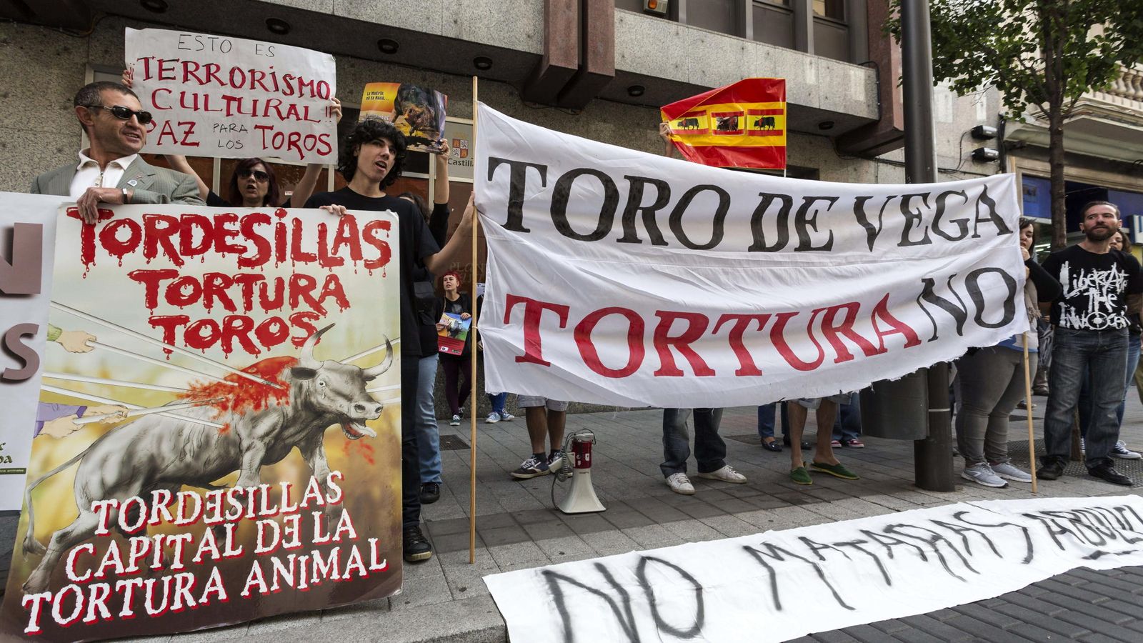 Foto: Manifestación en contra del Toro de la Vega. (EFE)