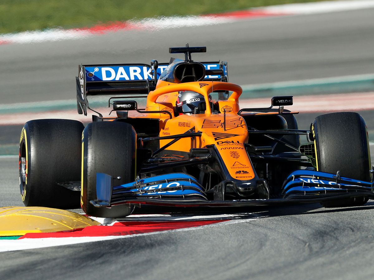 Foto: Carlos Sainz al volante del McLaren durante los test de pretemporada en Barcelona. (Reuters)