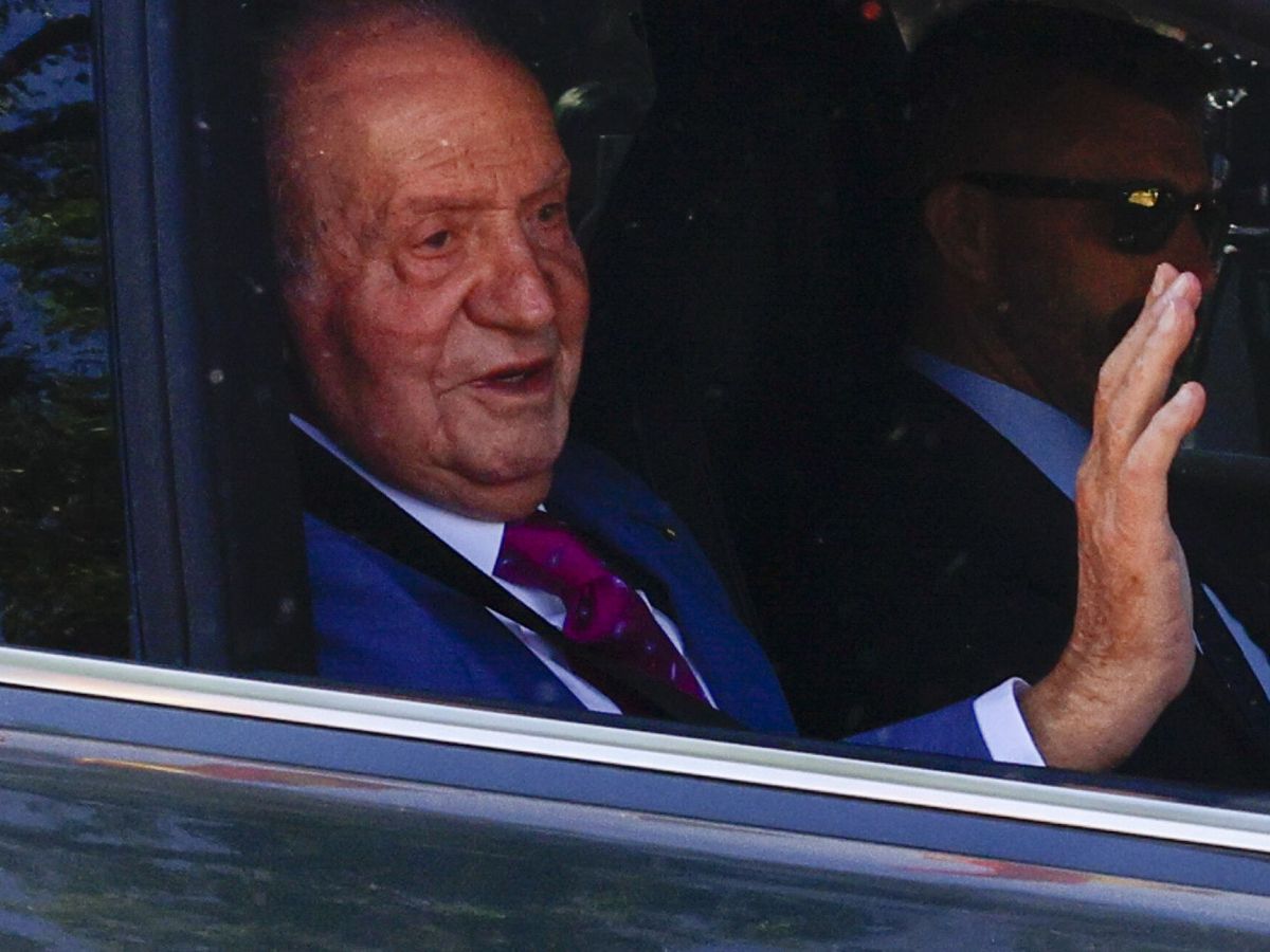 Foto: El rey Juan Carlos, llegando a Zarzuela. (EFE/Rodrigo Jiménez)