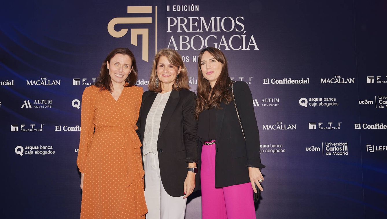 Carlota Cortizo, Claudia Goñi y Belén Moro, del equipo de Legal de ING España y Portugal.