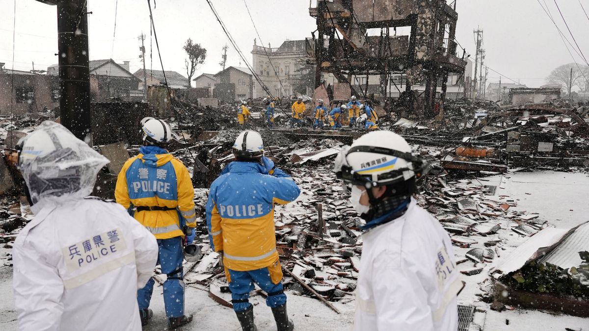 Suben a 168 los muertos y a más de 300 los desaparecidos por el terremoto en Japón