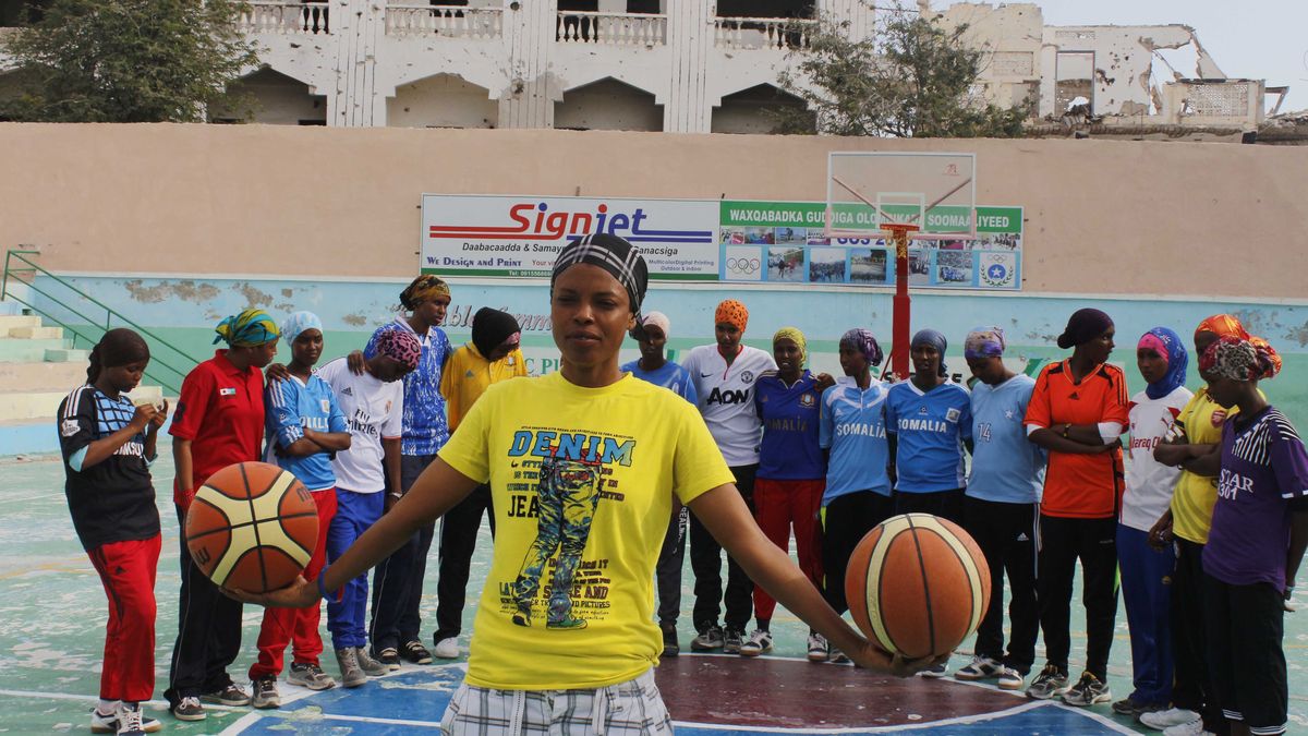Las chicas del baloncesto que ganaron a Al Qaeda: "Si juegas te cortaremos una mano"