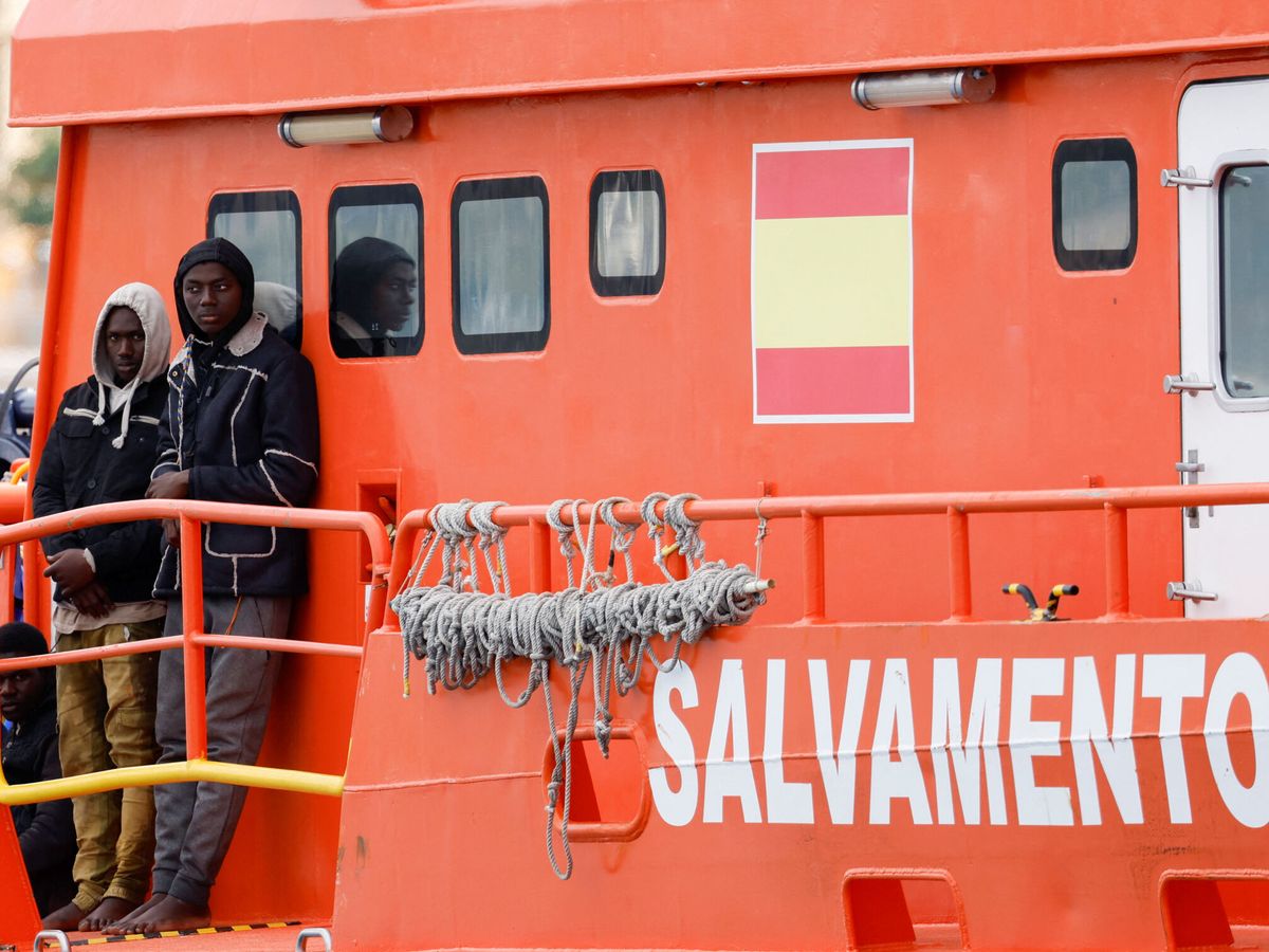 Foto: Migrantes rescatados por Salvamento Marítimo. (Reuters/Borja Suárez)