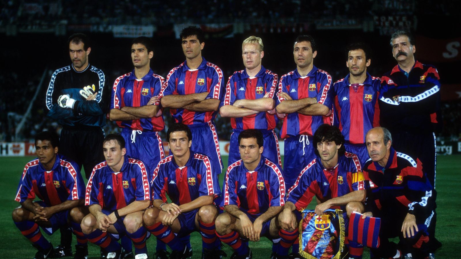Foto: Plantilla del FC Barcelona en la temporada 1993-1994 con la equipación de Kappa. (Imago)