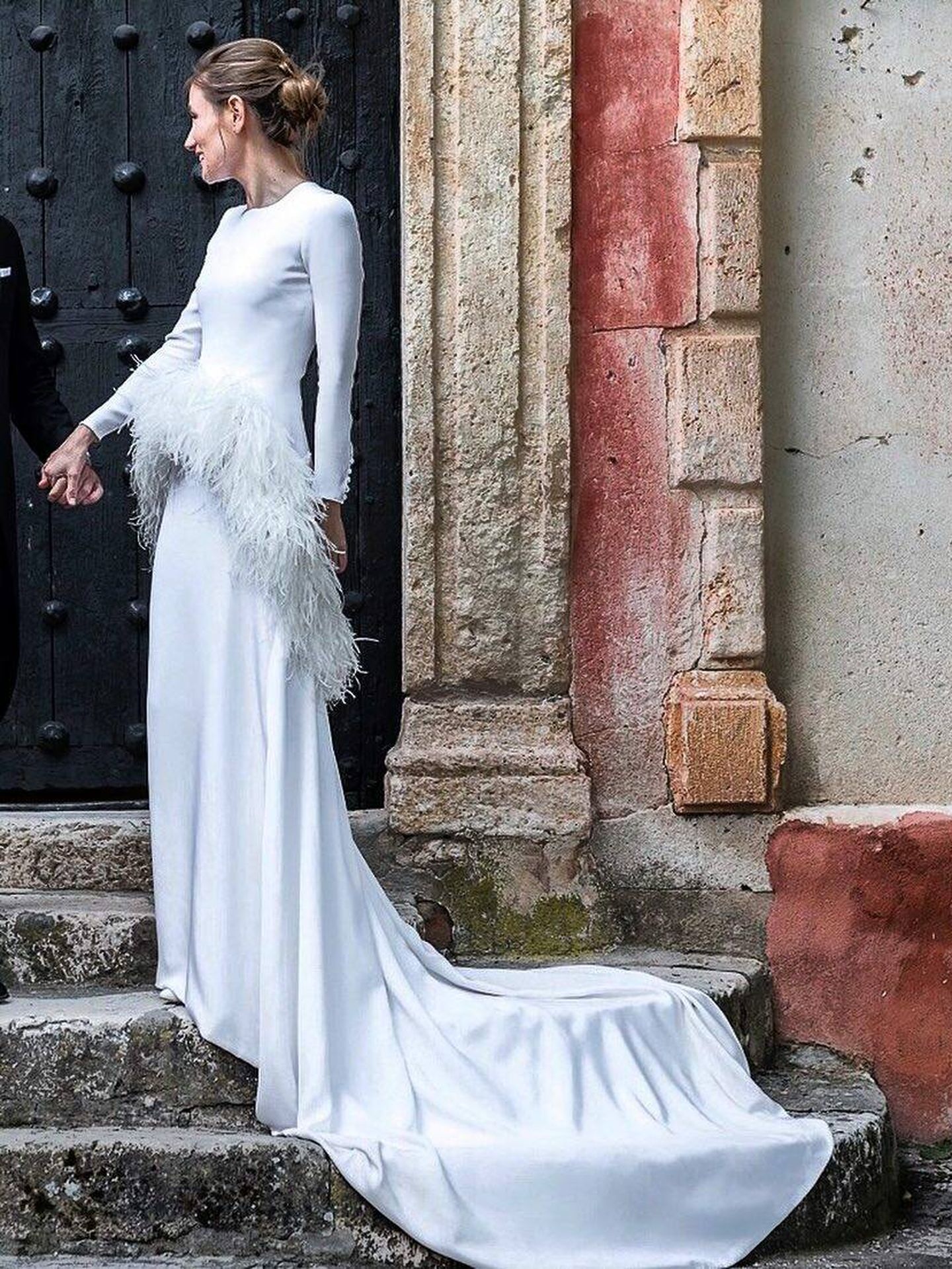 Un vestido de novia de Jorge Acuña. (Instagram/ @jorgeacunaofficial)