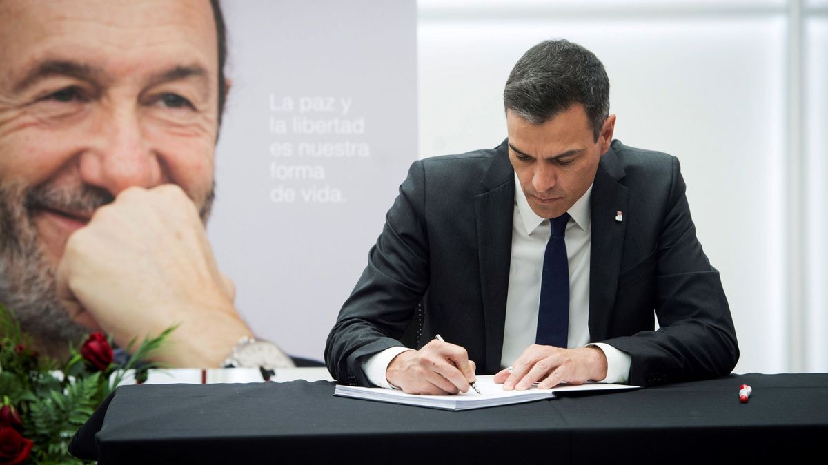 El PSOE reivindica a Rubalcaba en su vuelta a la campaña y llama a "rematar" el 28-A
