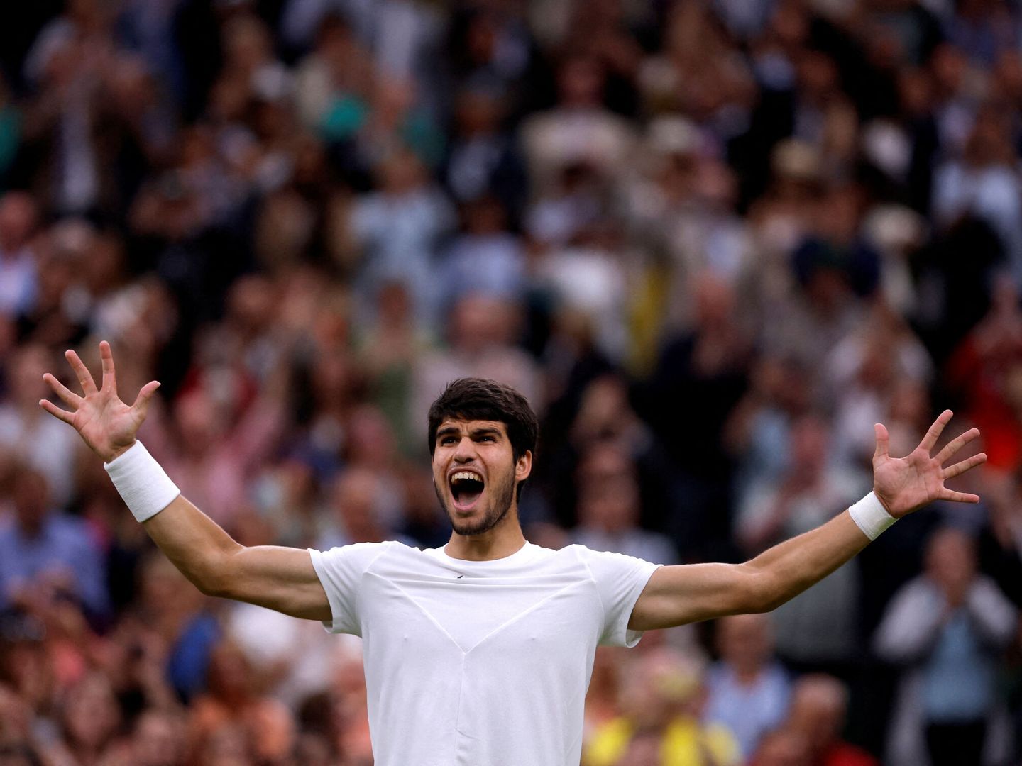 Carlos Alcaraz celebrando la victoria en semifinales contra Medvedev (REUTERS/Andrew Couldridge)