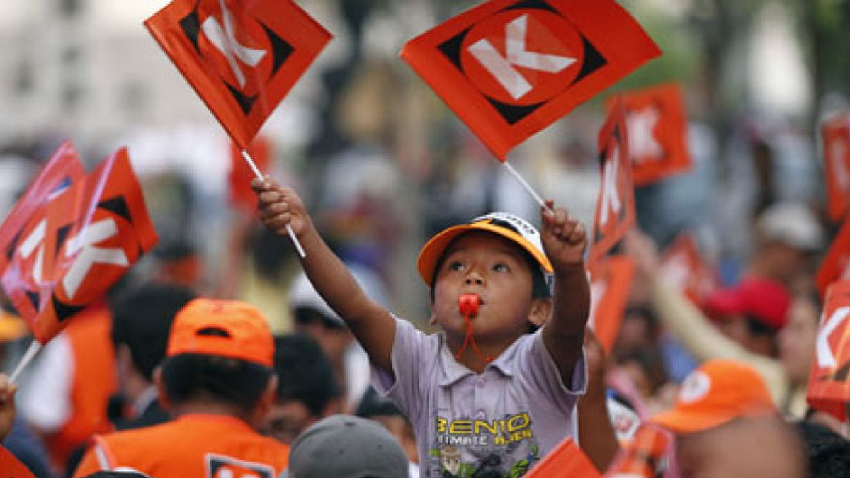 Humala vence en la primera vuelta de las presidenciales de Perú