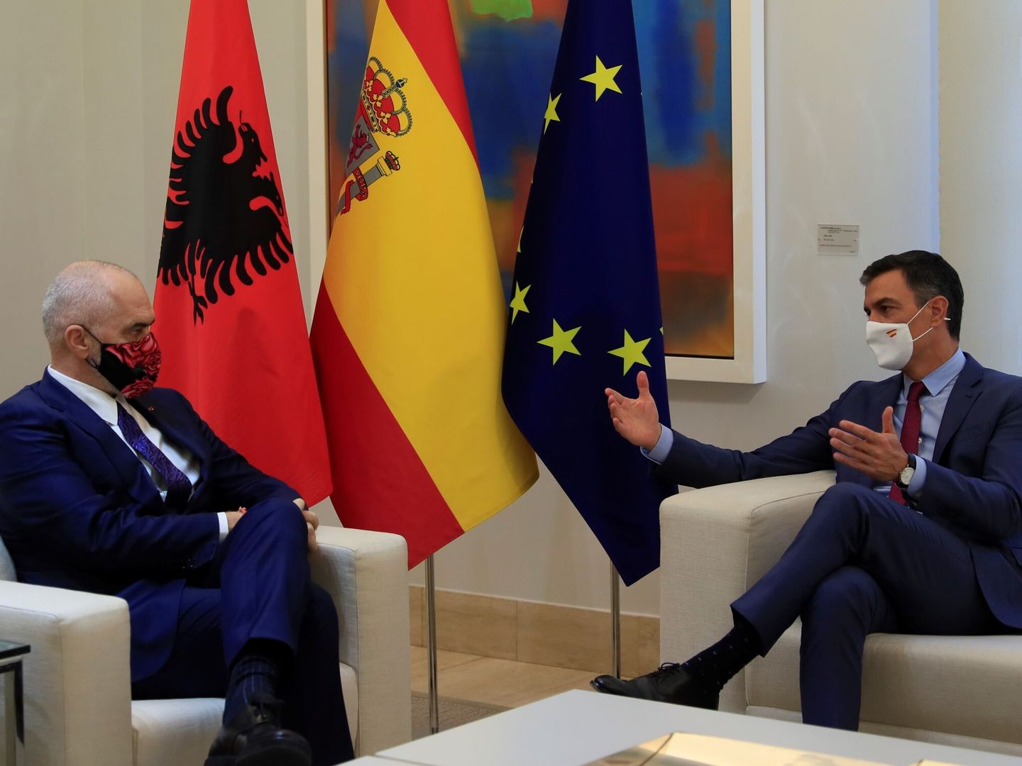 El primer ministro de Albania junto al presidente del Gobierno en Madrid. (EFE)