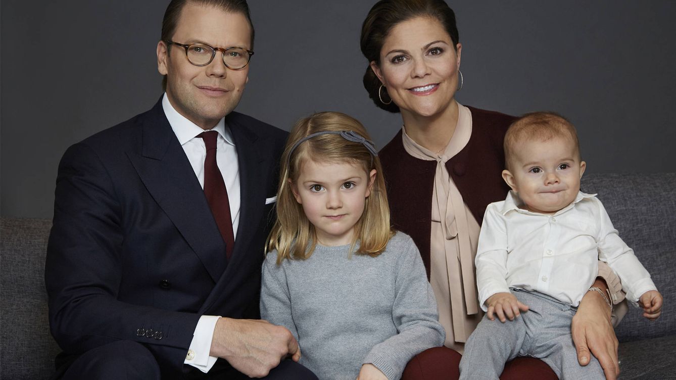 Foto: Los príncipes Victoria y Daniel junto a sus hijos, Estelle y Oscar (Kungahuset)