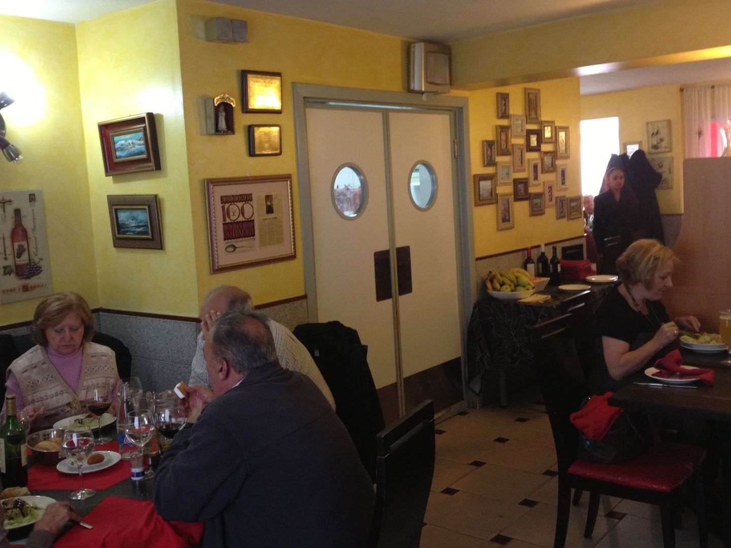 Interior del restaurante La Remonta (M.Casas)
