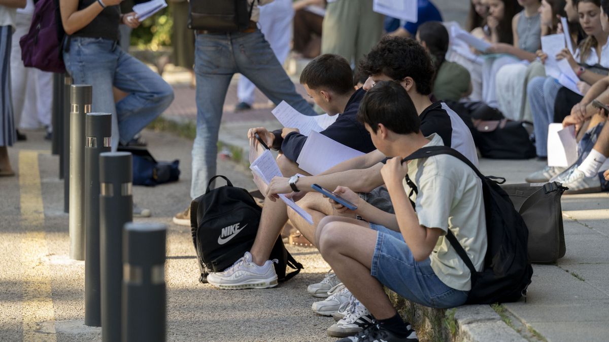De 40.000 euros a 24.000: las universidades que apuntan a mejores sueldos y más trabajo indefinido