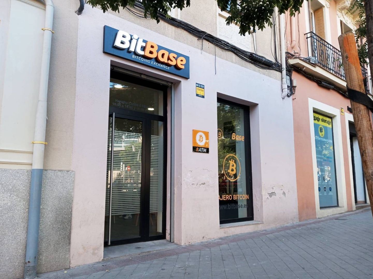 Local de BitBase en la calle General Lacy, Madrid. (J. M.)