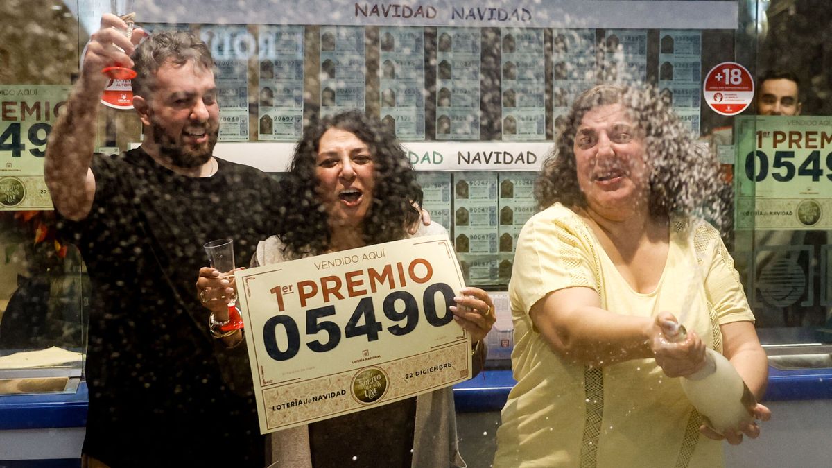 Estos son los políticos más afortunados de España: han ganado el Gordo de lotería de Navidad varias veces