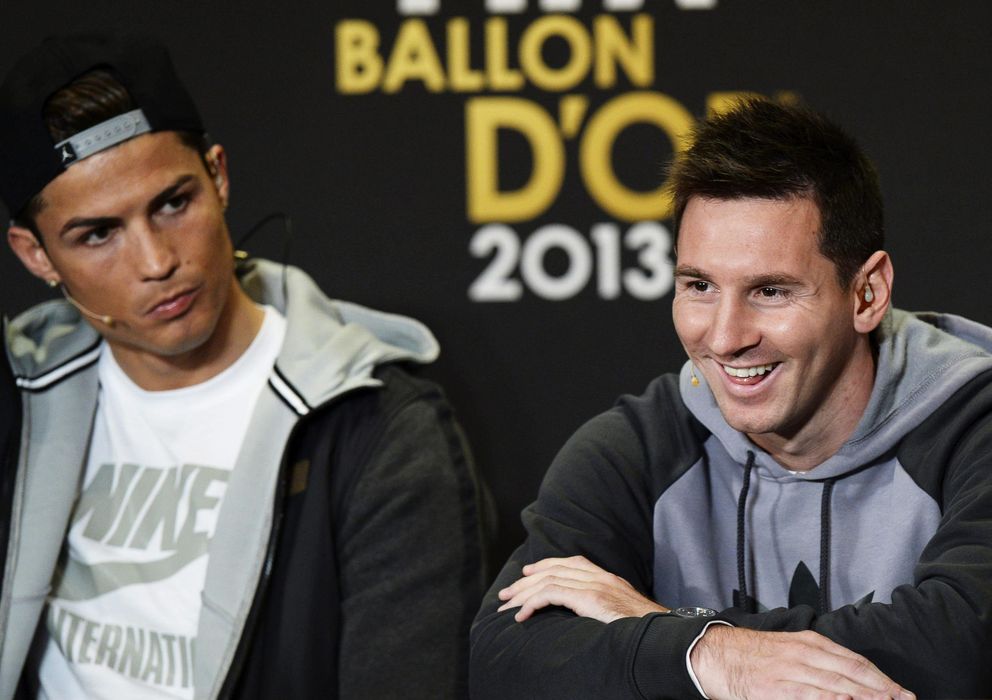 Foto: Messi, junto a Cristiano Ronaldo en la Gala del Balón de Oro (Efe).