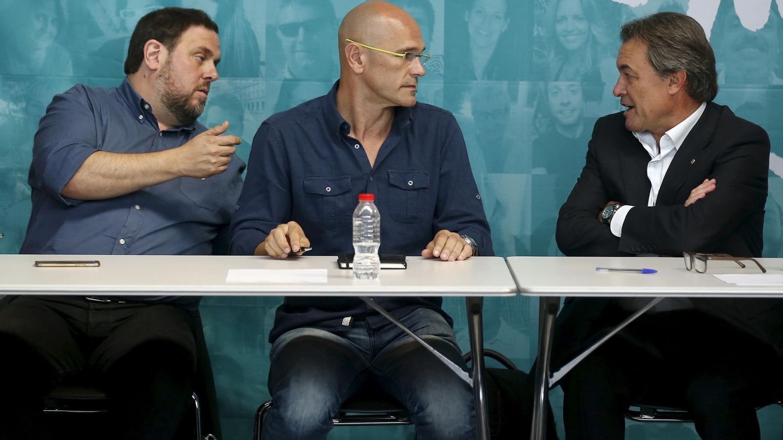 Foto: Oriol Junqueras, Raül Romeva y Artur Mas, el día después de las elecciones catalanas. (Reuters)