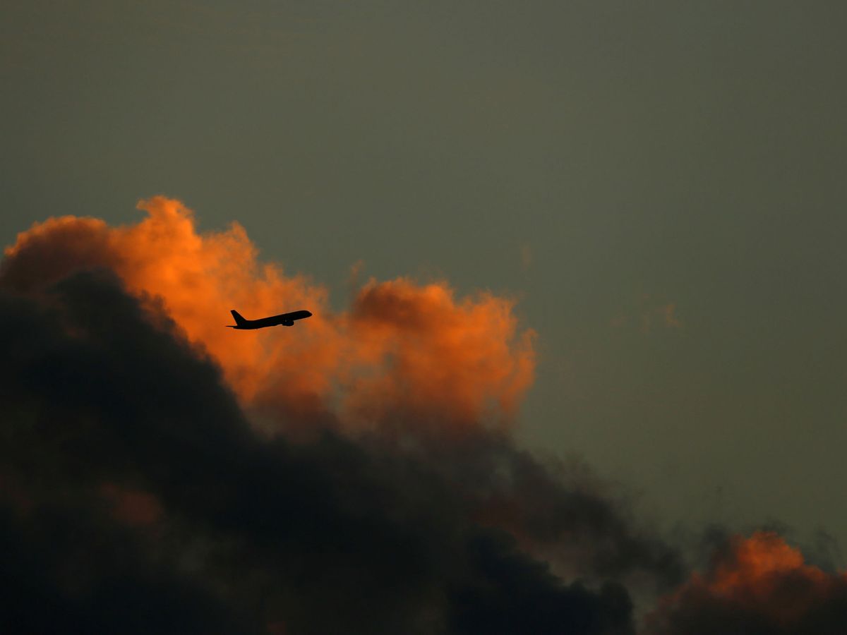 Foto: Un avión en el cielo. (Reuters/Darrin Zammit Lupi)